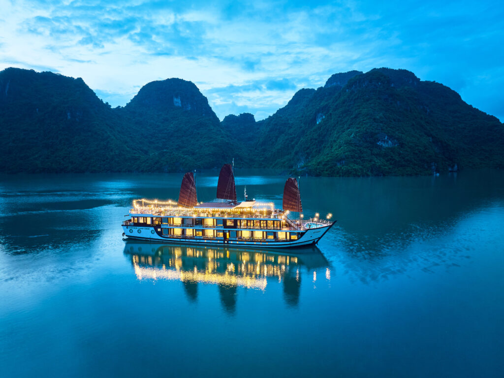 Amanda Luxury Cruise